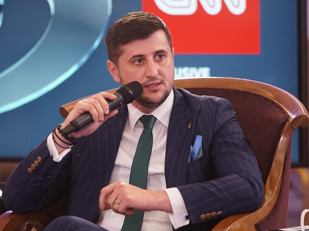 Lucian RUSU: Guvernul României investește peste 1 miliard de euro pentru dotarea unităților de învățământ